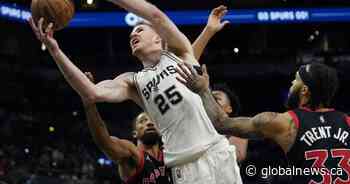 Raptors send package to Spurs for Poeltl