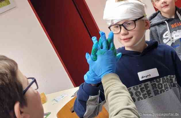 FW-KLE: Von Druckverband bis Seitenlage/ Erste Hilfe: Kinderfeuerwehr trainiert für Notfälle