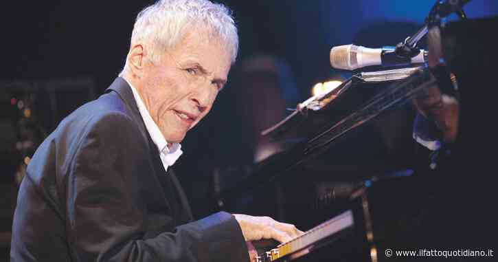 Morto Burt Bacharach, addio al musicista autore di “I say a little prayer” che nel pop romantico unì sinfonica e jazz