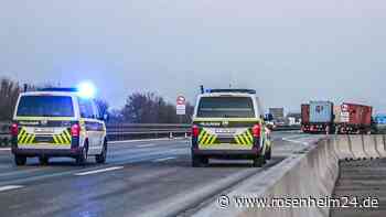 A6: Mit Sprengstoff beladene Militärlaster fahren ineinander
