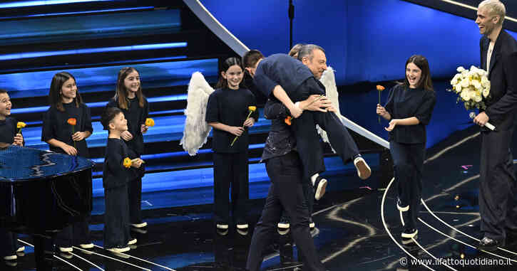 Sanremo 2023, la diretta della terza serata: il bimbo spiazza Amadeus: “Forza Milan”, e lui reagisce così. Gianluca Grignani ferma l’esibizione per un problema tecnico: “A 50 anni ho imparato come si fa” – FOTO