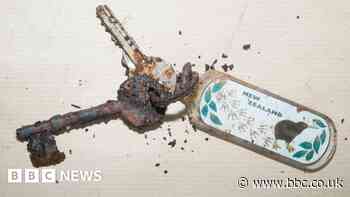 Hull: Police reveal items found with human skeletal remains near railway