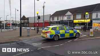 Canvey Island: Murder arrests after assaulted man dies