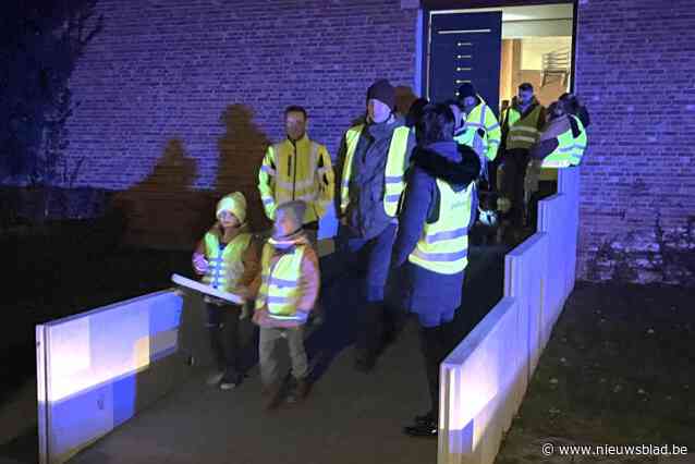 Basisschool trekt de straat op in het fluo