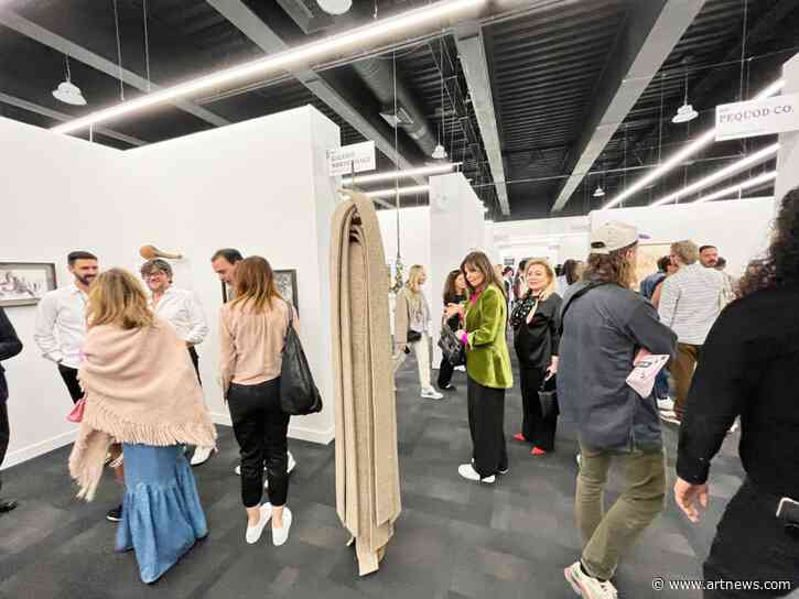 The Best Booths at Mexico City’s Material Art Fair, From Feminist Photography to an Ambitious Art Bar