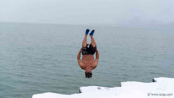 Brrr! Ice plunges may be a cool trend, but are there health benefits?