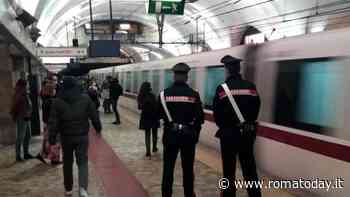 Accerchiati e derubati in metro: turisti nel mirino dei borseggiatori
