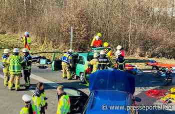 FW Böblingen: Schwerer Verkehrsunfall auf der K1055 (alte B14)