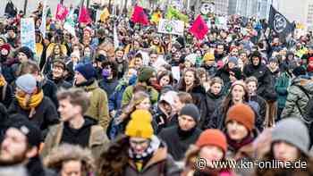 Berlin: Fridays for Future demonstriert vor Wiederholungswahl