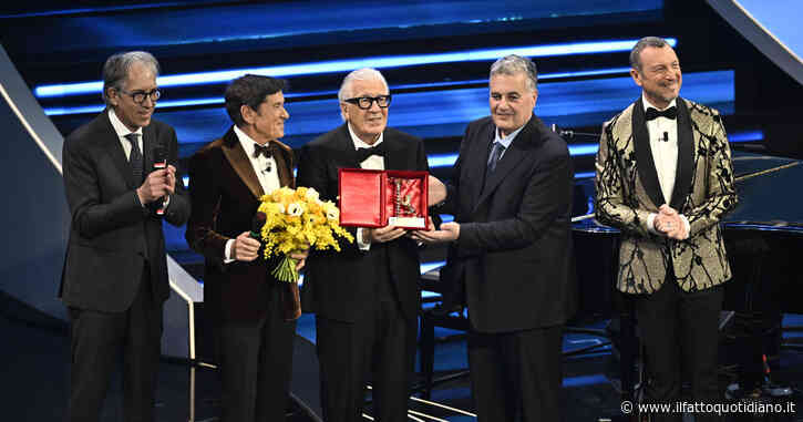 Sanremo 2023, la diretta della quarta serata: è tempo di cover. Tutti in piedi per Peppino di Capri, lui: “Meglio tardi che mai, da tempo aspettavo questo momento” – FOTO