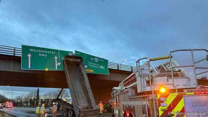 Lifted trailer box rams overpass in Richmond, B.C., snarling traffic, RCMP say
