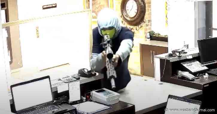 Would-Be Robber Runs Right Back Out Door After Seeing Hotel Clerk's Handgun: 'Ain't Playing with You'
