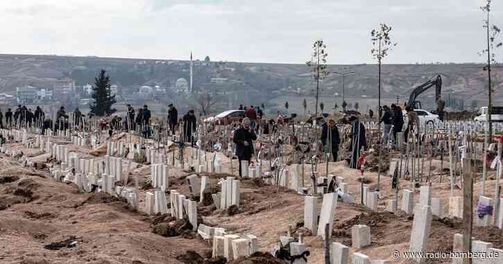 Mehr als 25.000 Tote nach Erdbebenkatastrophe