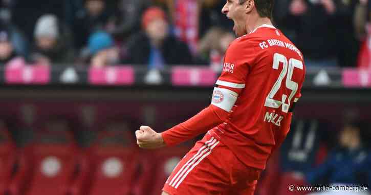 FC Bayern bleibt vorne, Dortmund dran