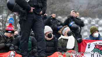 Hundertfacher Widerstand gegen Neonazi-Aufmarsch in Dresden