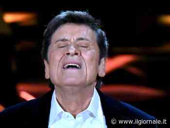 Le lacrime e il dito al cielo: Morandi si commuove per l'omaggio a Dalla