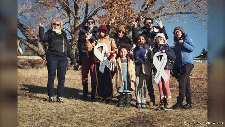 Calgarians go 'horns on' for former Albertan fighting terminal cancer