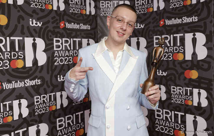 Aitch says he wants to “set examples” as he wins at BRITs 2023