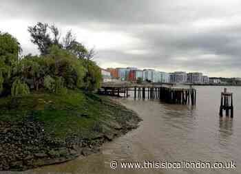 Morden Wharf River Thames flood defence plans branded 'pathetic'