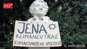 Schilder an Statuen: Nächtliche Aktion von Klimaaktivisten in Jena