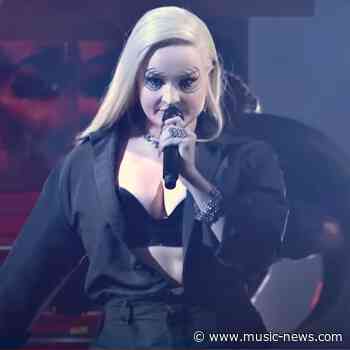 Kim Petras makes her BRITs debut 'Unholy' with Sam Smith