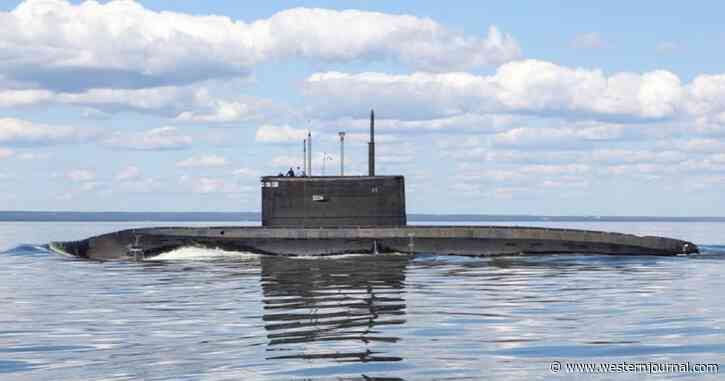 Chinese Submarine Closes in on Aircraft Carrier, Gets a Reality Check When Sub Hunting Drill Begins