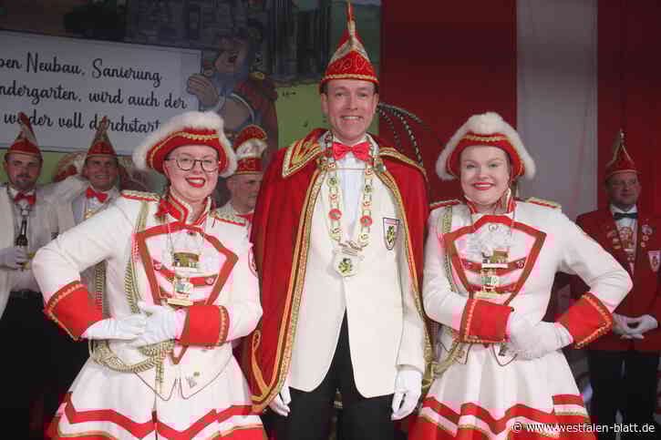 Prunksitzung der Römernarren Anreppen vor neuem Bühnenbild