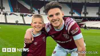 West Ham fan's dream pitch walk-out with Declan Rice