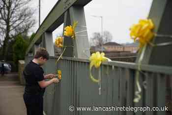Nicola Bulley: Yellow ribbons with messages left for missing mother