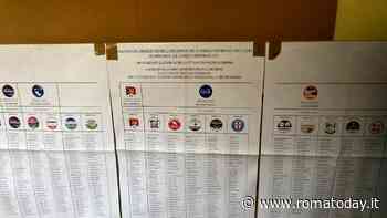 I manifesti elettorali confondono chi vota, denuncia al seggio vicino al Colosseo