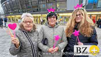 Roland Kaiser in Braunschweig: Fans sind völlig aus dem Häuschen