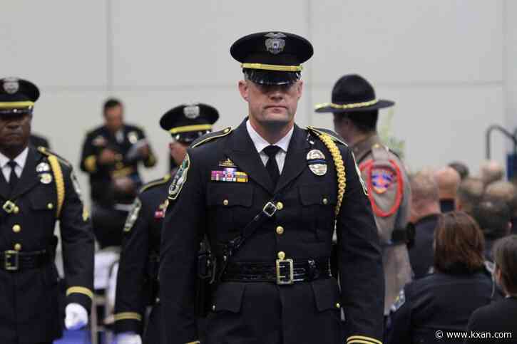 APD officer running to remember time during Austin Marathon