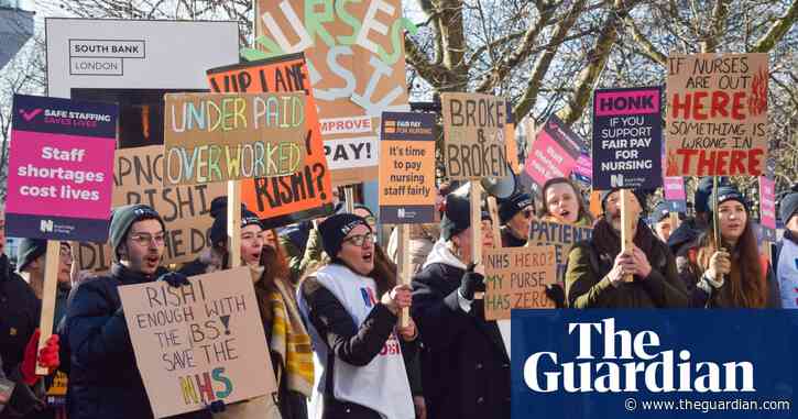 Nurses’ union in UK warns of exodus of young staff