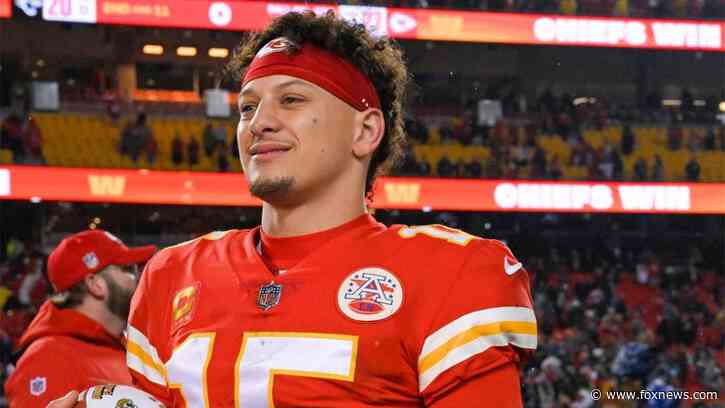 Super Bowl QB Patrick Mahomes’ injury inspired some Monday morning quarterbacks to seek treatment
