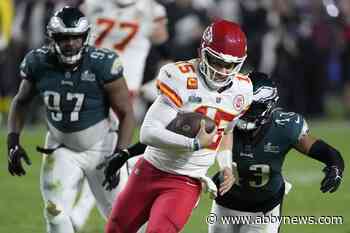 Kansas City Chiefs beat Philadelphia Eagles 38-35 in Super Bowl 57