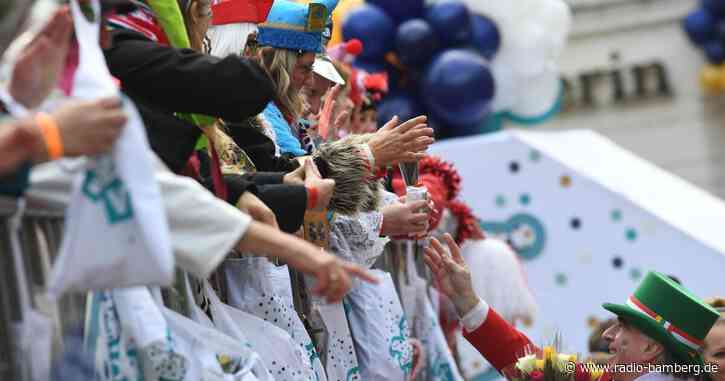 Mit oder ohne Plastik? «Strüßjer»-Streit vor Rosenmontag
