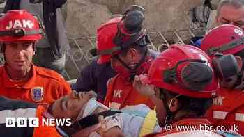 Turkey earthquake: Man rescued after six days under rubble