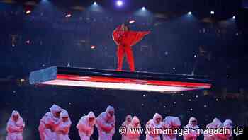 Super Bowl 2023: Rihanna, Clark Hunt, Apple - das Milliardengeschäft mit dem NFL-Finale