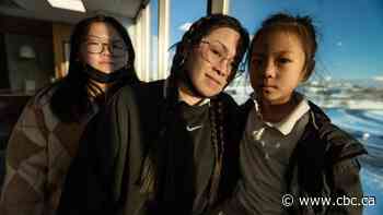 6 plaintiffs from Toronto's Chinese community accuse broker of mortgage fraud