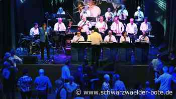 Tanzen zu Live-Musik: Fetter Big-Band-Sound in der Seminarturnhalle Nagold