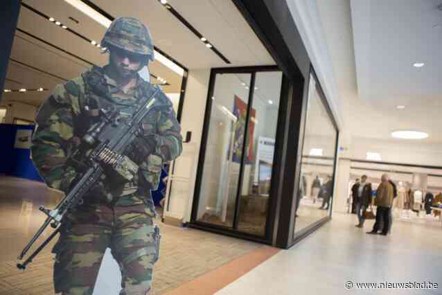 Defensie verschuilt zich in shoppingcenter en richt vizier op toekomstige vrouwelijke collega’s: “Verscheidenheid aan jobs nog te weinig bekend”