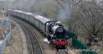 Steam train arrives in Hull to star in Apple TV war film 'Blitz'