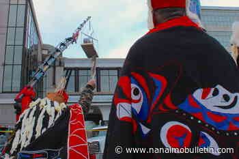 PHOTOS: Nuxalk chief ‘teary-eyed’ as totem pole removed from Royal B.C. Museum