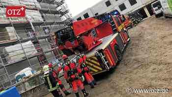 Arbeiter kollabiert im 4. OG: Jenaer Höhenrettungszug im Einsatz