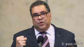Former Calgary mayor Naheed Nenshi urges politicians to stand up for Amira Elghawaby