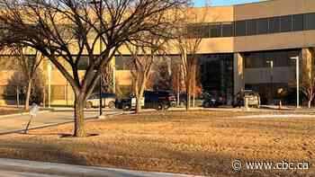 Calgary police fatally shoot suspect in break and enter at Franklin Industrial Park