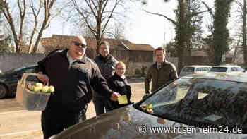 Rose statt Knöllchen? Was Falschparkern am Valentinstag in Bad Aibling blühte