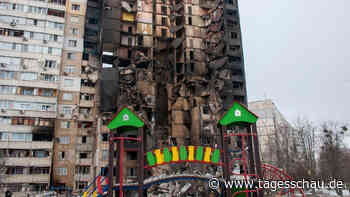 Liveblog: ++ Bericht: Mindestens 6000 verschleppte Kinder ++