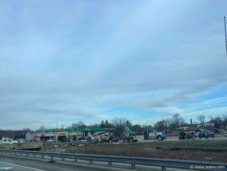 Officers investigate US 24 crash between truck, van