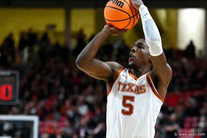 UT men's hoops fall one spot in latest AP Top 25 rankings